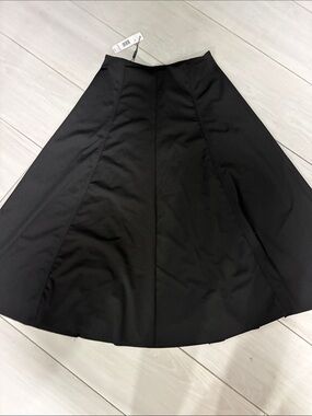 Women’s NWT Tahari Black A-Line Midi Skirt size Small